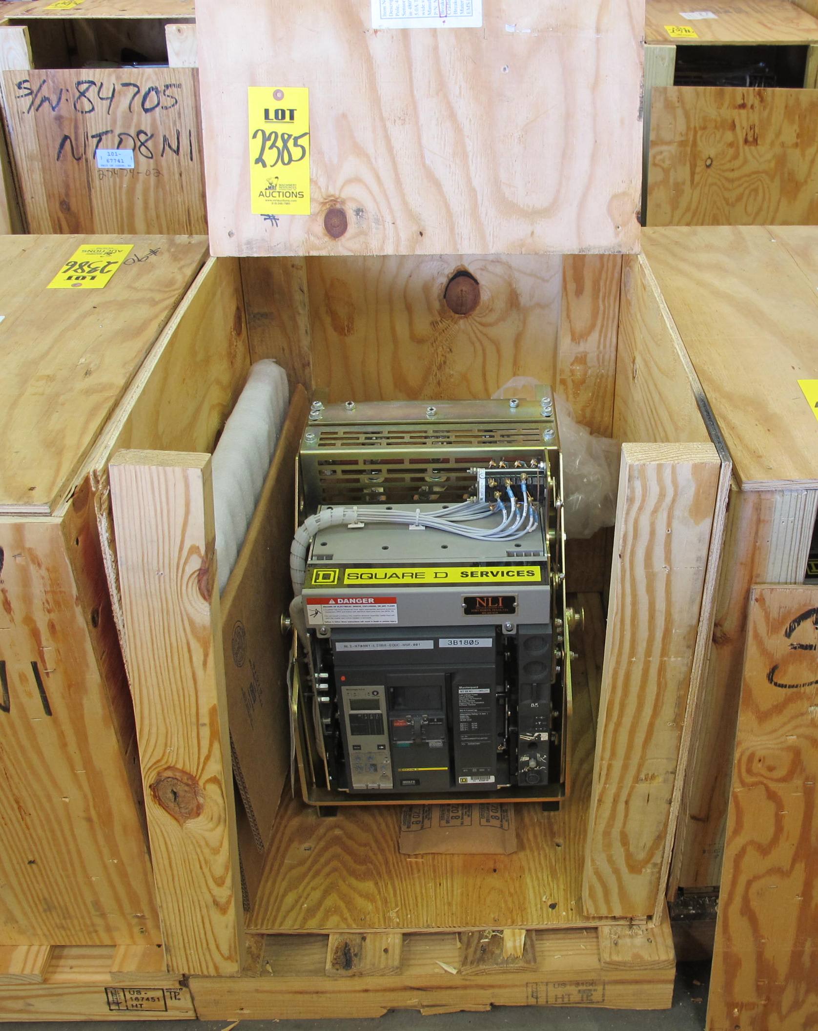 BREAKER, CIRCUIT, 600 FRAME AMP RATING, MASTERPACT NT 08N1 KIND, 3 POLE, 480 VOLT RATING SQUARE D DIRECT REPLACEMENT FOR NSR ABB K-600S INCLUDES ONE NEW 18" DOOR, MOUNTS USING EXISTING HINGES > CONTINUOUS CURRENT: 600A > INTERRUPTING RATING: 30KA @ 535VAC > 125VDC OPERATED > MICROLOGIC TRIP UNIT 5.0A > 250A SENSOR > 250A SENSOR PLUG > 18" DOOR, PART # NLI-NT08N1-LISB8-EODC-NSR-001 (W-44) LOADING & HANDLING FEE $15-